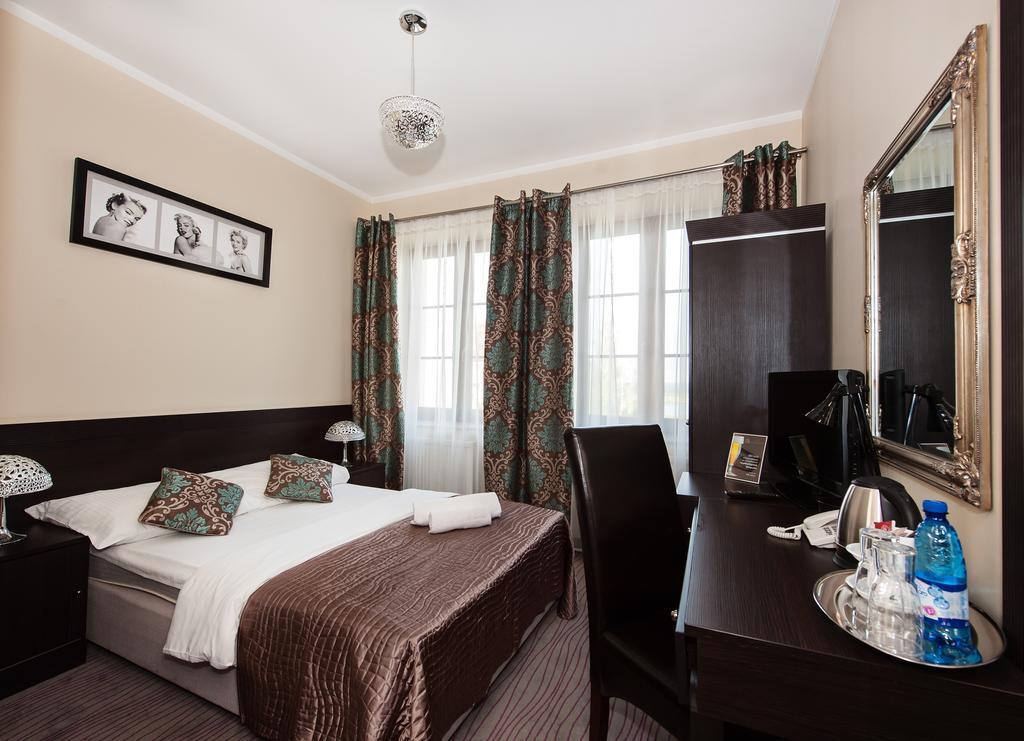 Hotel Willa Adriana Płock Extérieur photo